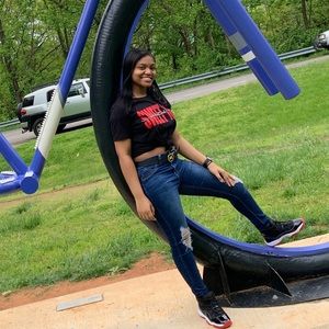 Meet your Posher, Lauryn